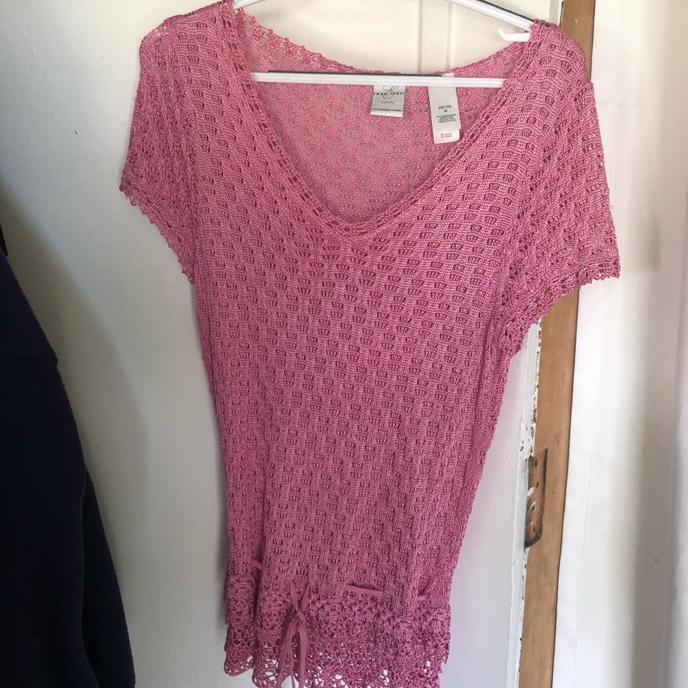 Crocheted Top. Pink size Medium Petite